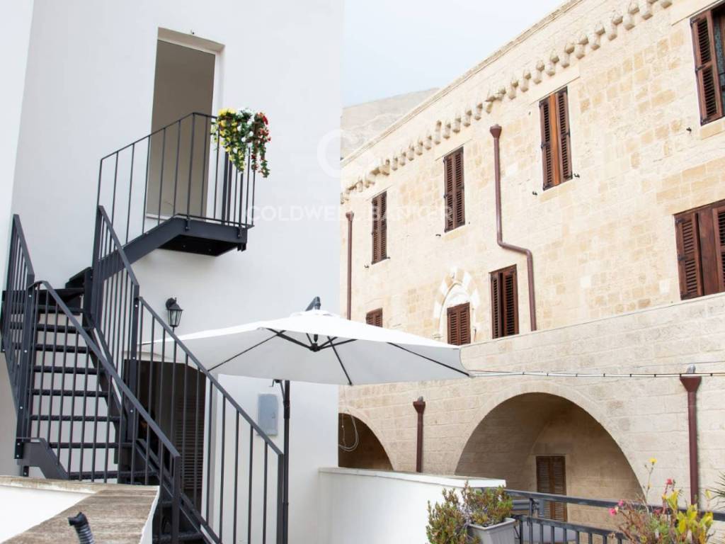 intera palazzina in vendita a Brindisi in zona Centro Città