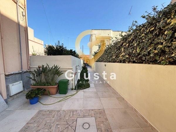 casa indipendente in vendita a Brindisi