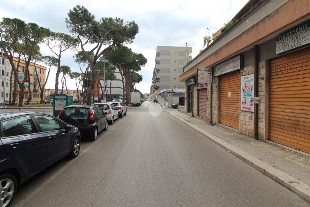 locale commerciale in vendita a Brindisi in zona Sant'Angelo