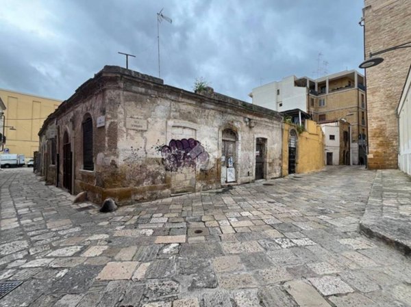 casa indipendente in vendita a Brindisi in zona Centro Città