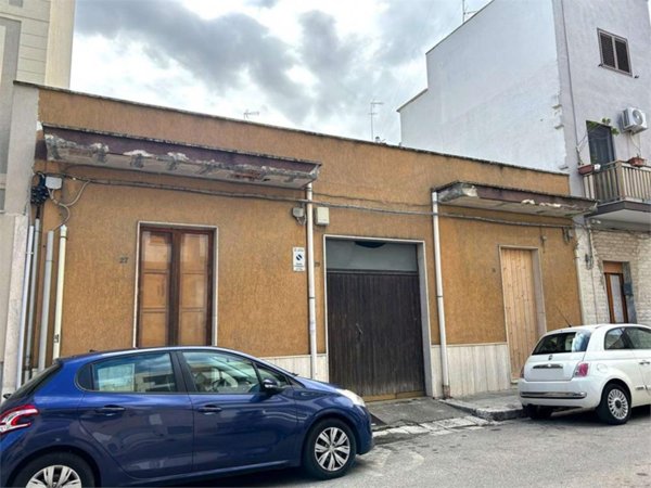 casa indipendente in vendita a Brindisi in zona Commenda