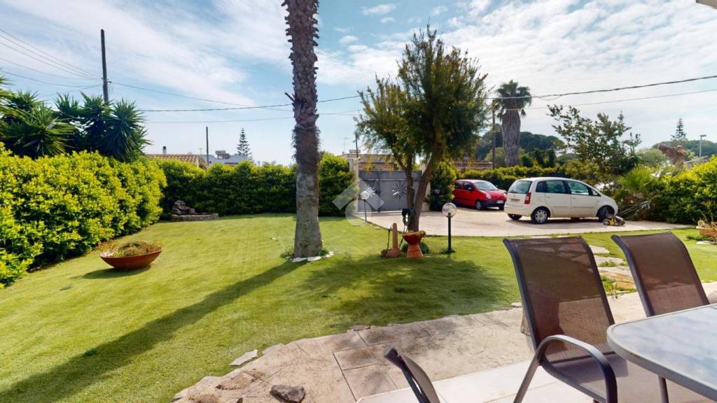 casa indipendente in vendita a Brindisi in zona Tuturano