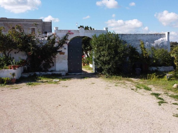 casa indipendente in vendita a Brindisi in zona Paradiso