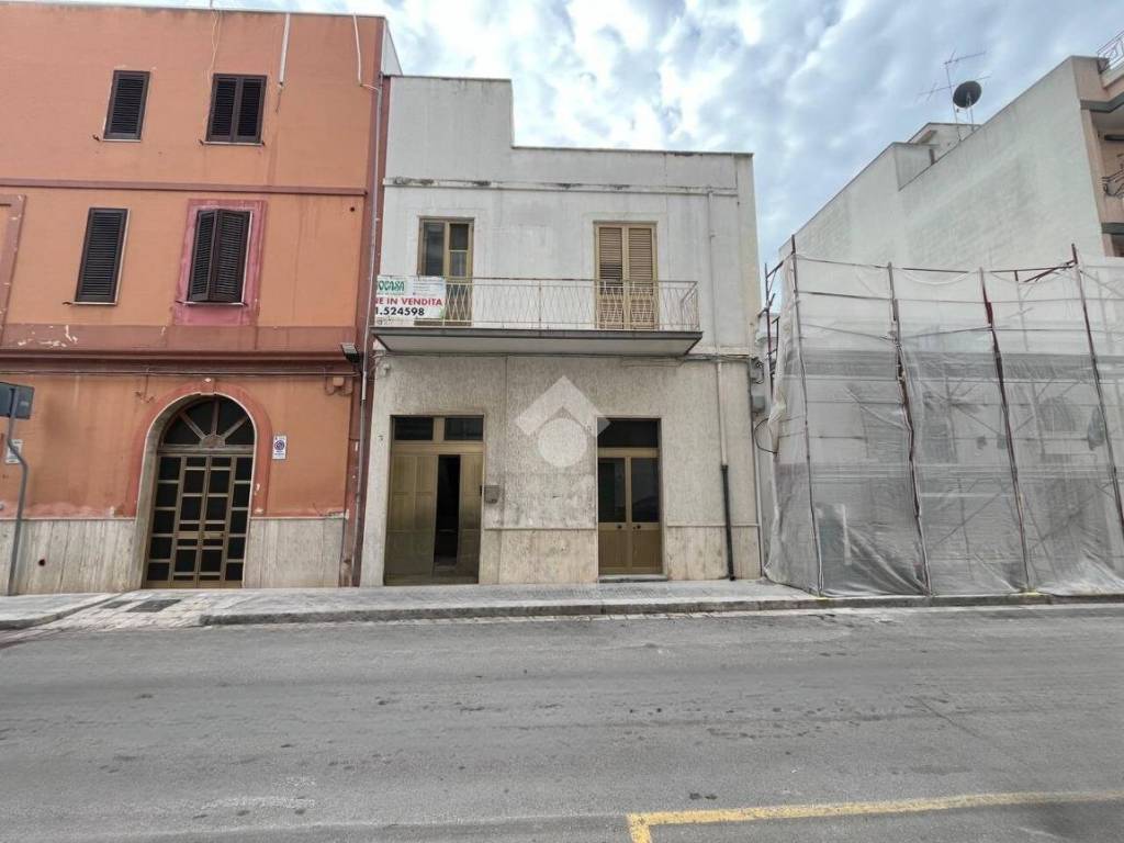 casa indipendente in vendita a Brindisi in zona Centro Città