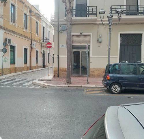 negozio in vendita a Brindisi in zona Centro Città