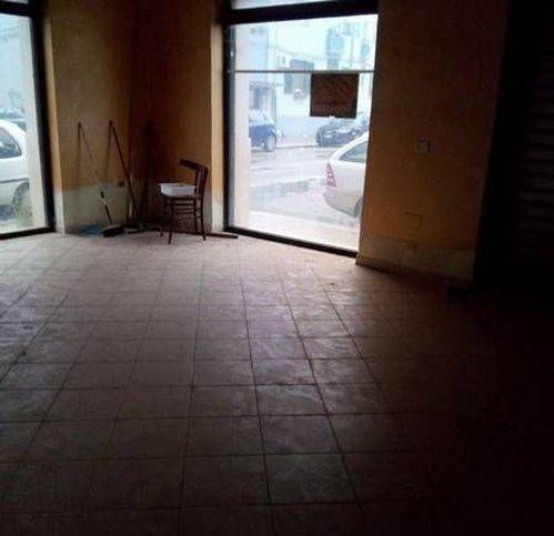 negozio in vendita a Brindisi in zona Commenda