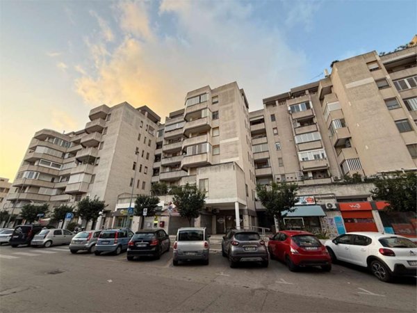 ufficio in vendita a Brindisi in zona Cappuccini