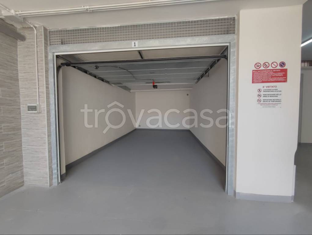 casa indipendente in vendita a Brindisi in zona Centro Città