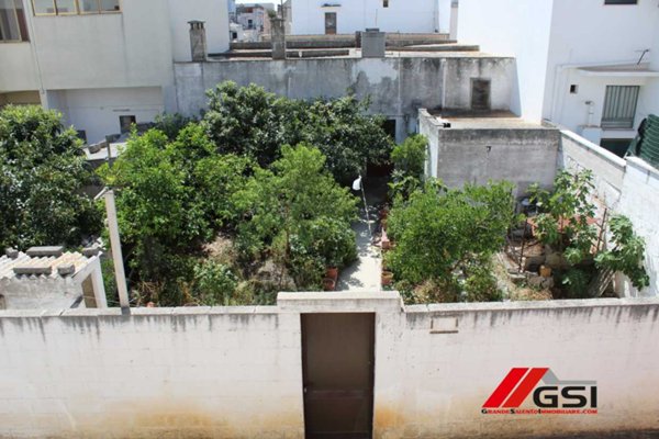 casa indipendente in vendita a Brindisi in zona Centro Città