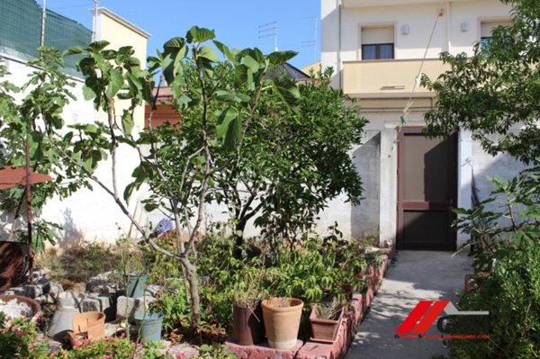 casa indipendente in vendita a Brindisi in zona Centro Città