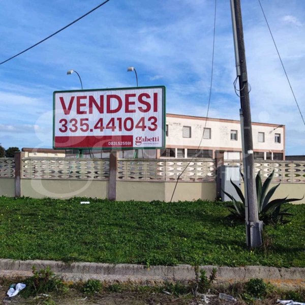 locale commerciale in vendita a Brindisi
