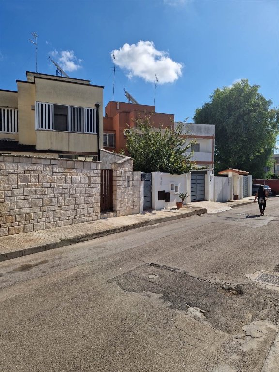 casa indipendente in vendita a Brindisi in zona Perrino