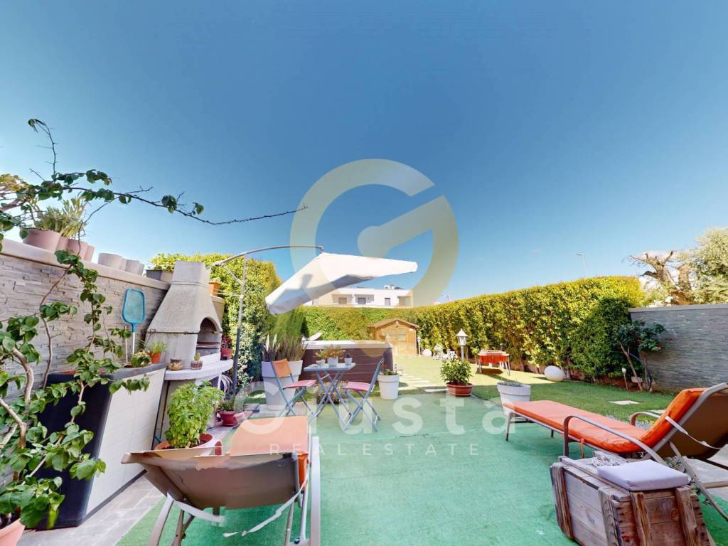 casa indipendente in vendita a Brindisi in zona Paradiso