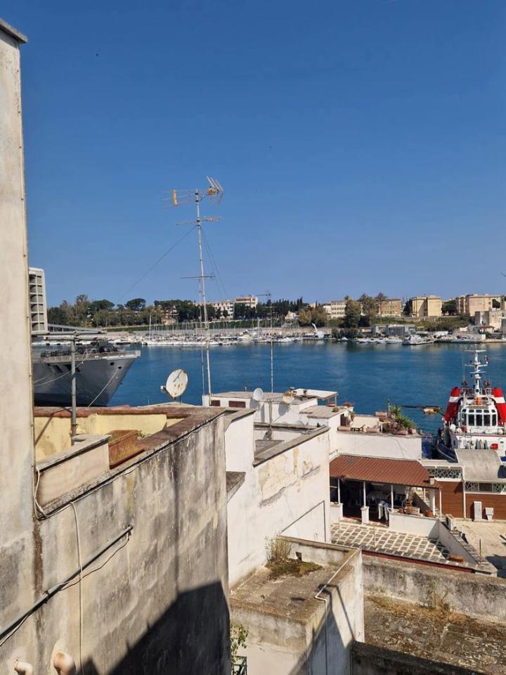 casa indipendente in vendita a Brindisi in zona Commenda