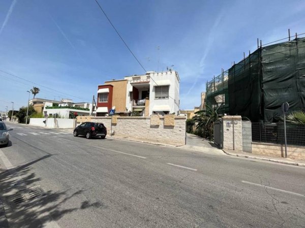 casa indipendente in vendita a Brindisi in zona Centro Città