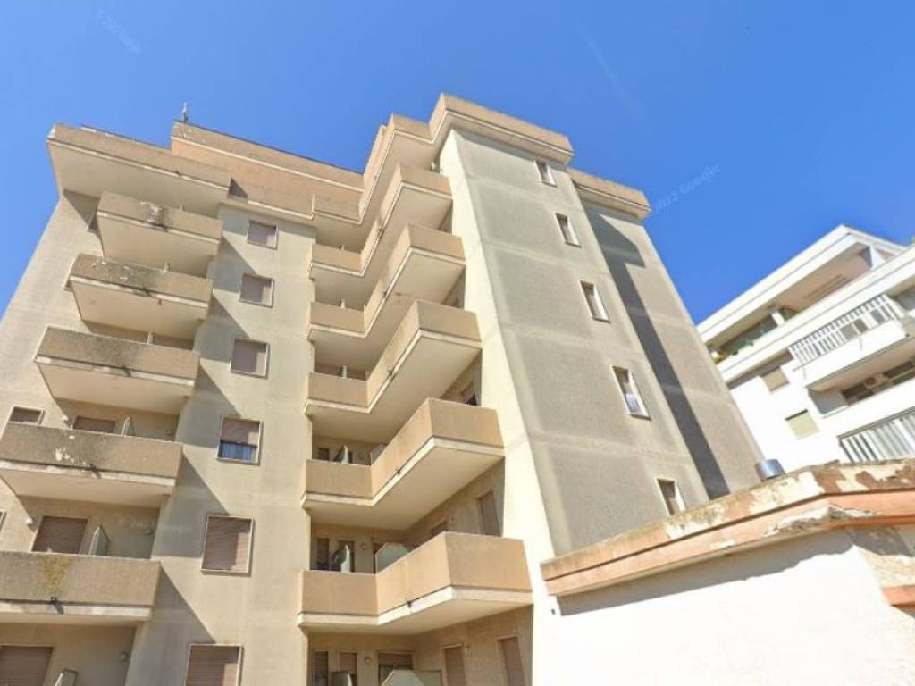 intera palazzina in vendita a Brindisi in zona Bozzano