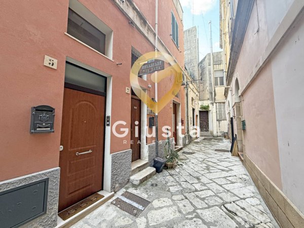 casa indipendente in vendita a Brindisi in zona Centro Città