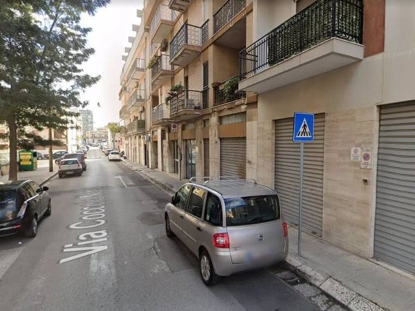 negozio in vendita a Brindisi in zona Commenda