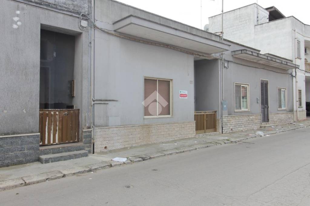 casa indipendente in vendita a Brindisi in zona Tuturano