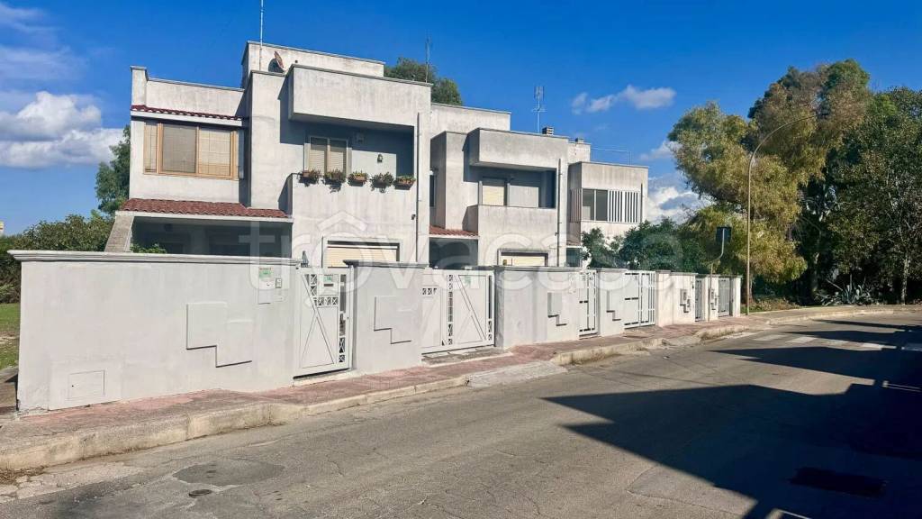 casa indipendente in vendita a Brindisi in zona Perrino