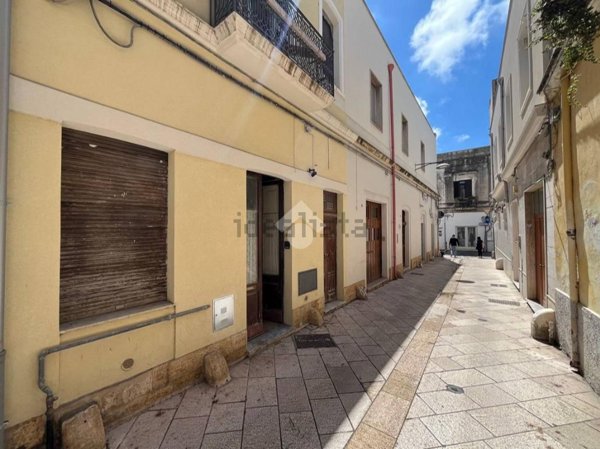 casa indipendente in vendita a Brindisi in zona Centro Città