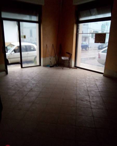 locale commerciale in vendita a Brindisi in zona Commenda