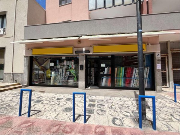 negozio in vendita a Brindisi in zona Centro Città