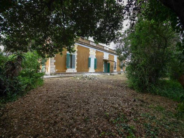 casa indipendente in vendita a Brindisi in zona Cappuccini