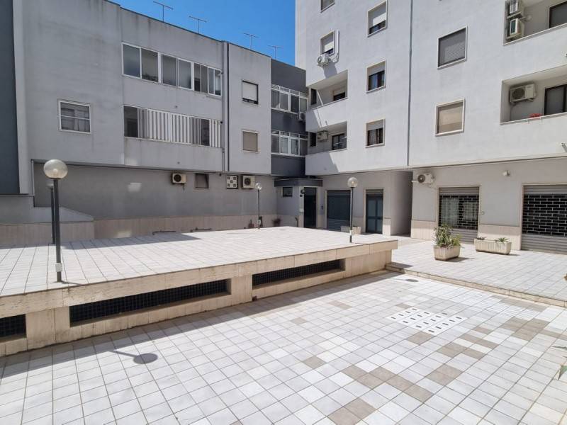 appartamento in vendita a Brindisi in zona Commenda