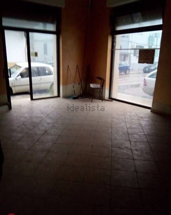 locale commerciale in vendita a Brindisi in zona Commenda