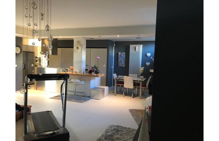 casa indipendente in vendita a Brindisi in zona Centro Città