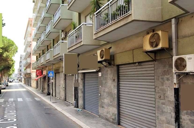 negozio in vendita a Brindisi in zona Bozzano