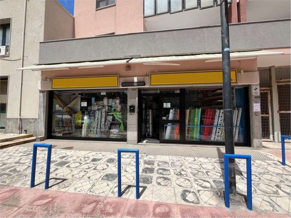 locale commerciale in vendita a Brindisi in zona Centro Città