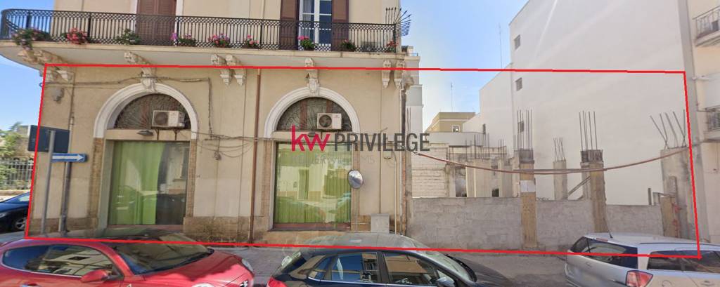 locale commerciale in vendita a Brindisi in zona Centro Città