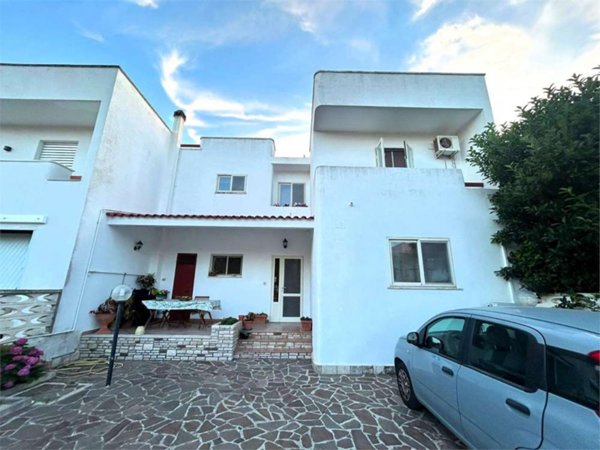 casa indipendente in vendita a Brindisi in zona La Rosa