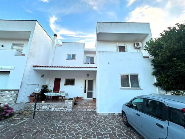 casa indipendente in vendita a Brindisi in zona La Rosa