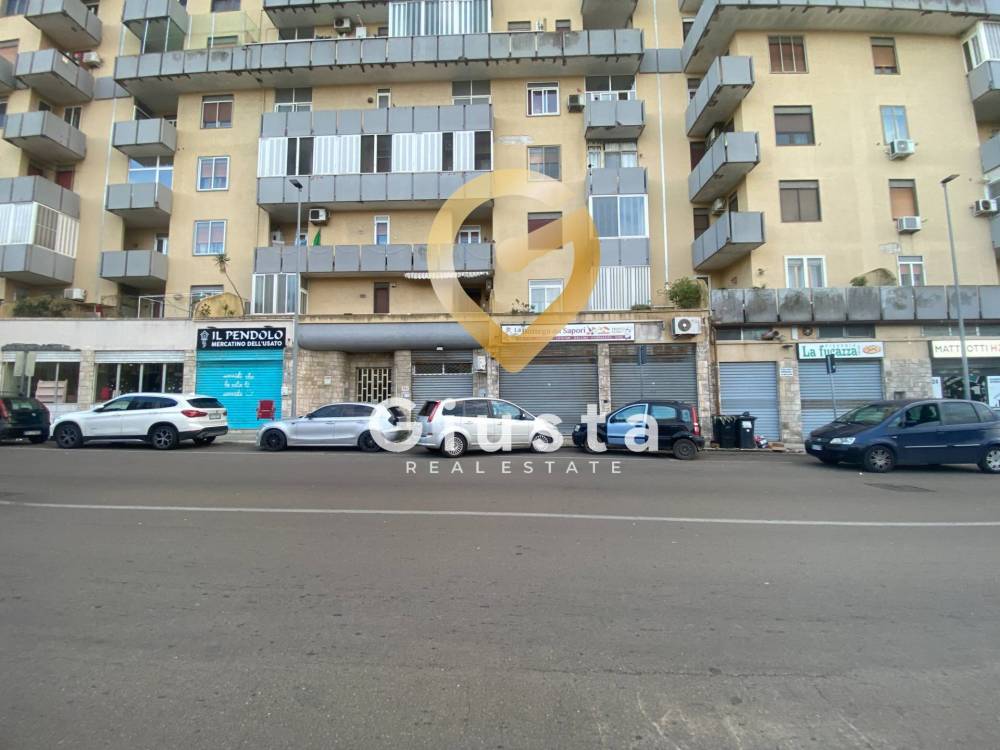 locale commerciale in vendita a Brindisi in zona Centro Città