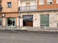 locale commerciale in vendita a Brindisi in zona Commenda