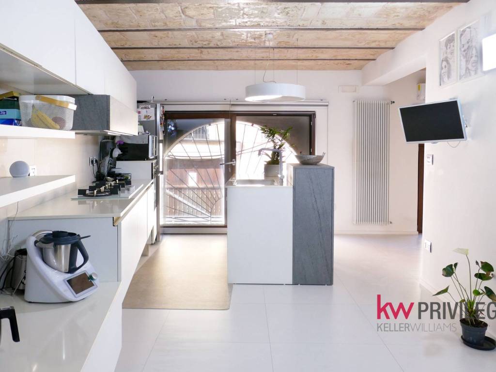 casa indipendente in vendita a Brindisi in zona Centro Città