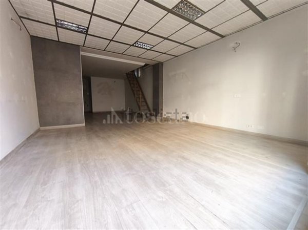 locale commerciale in vendita a Brindisi in zona Centro Città