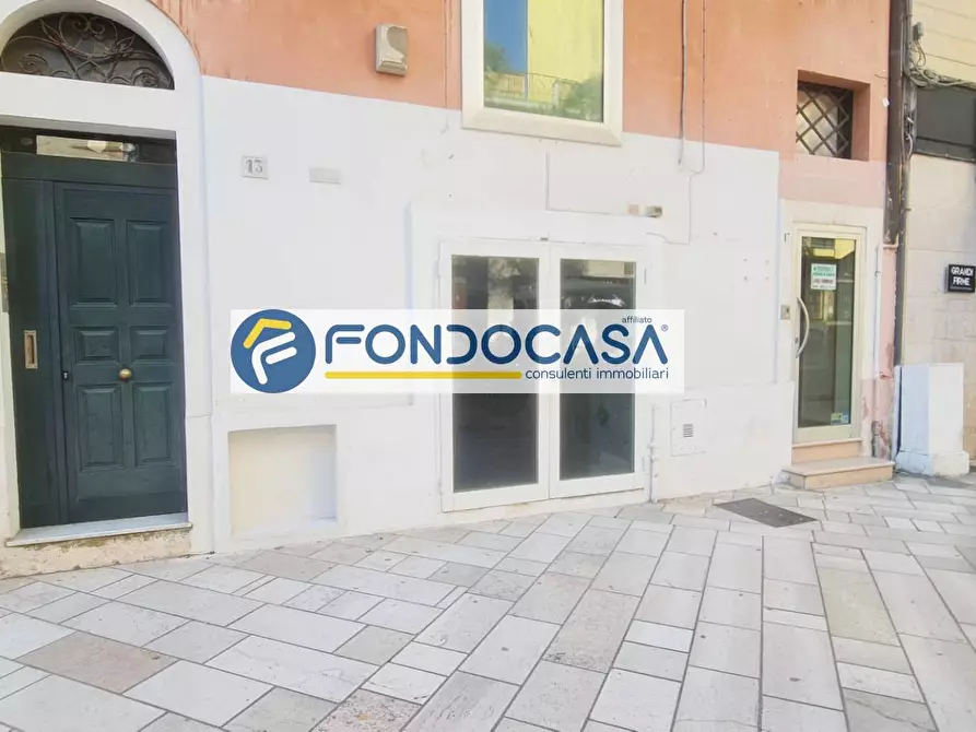 negozio in vendita a Brindisi in zona Centro Città