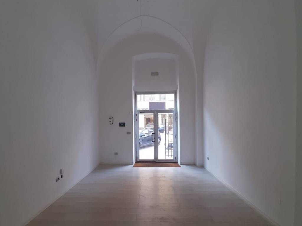 negozio in vendita a Brindisi in zona Centro Città