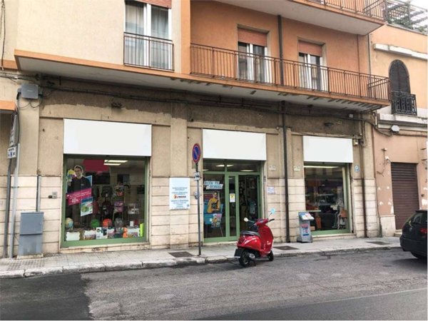 negozio in vendita a Brindisi in zona Centro Città
