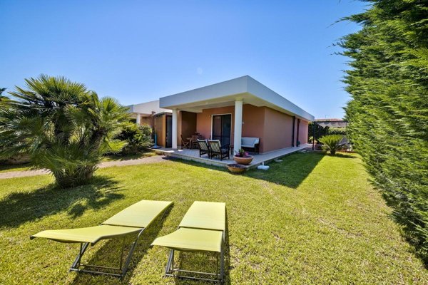 casa indipendente in vendita a Brindisi in zona Paradiso