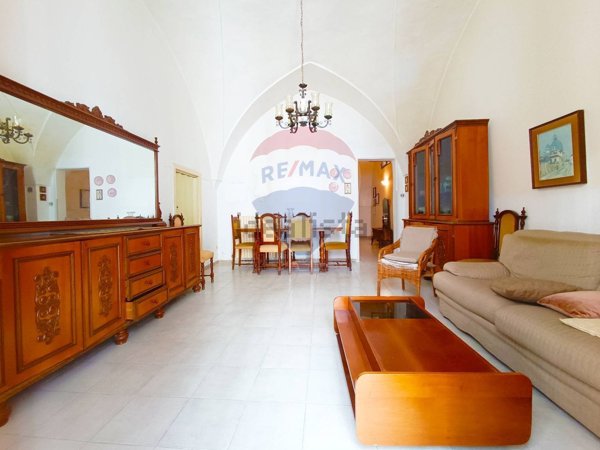 casa indipendente in vendita a Brindisi in zona Cappuccini