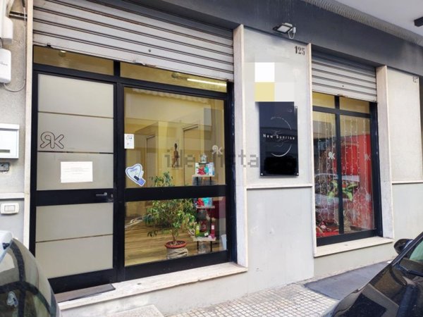 locale commerciale in vendita a Brindisi in zona Commenda