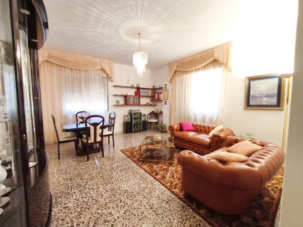 casa indipendente in vendita a Brindisi in zona Commenda