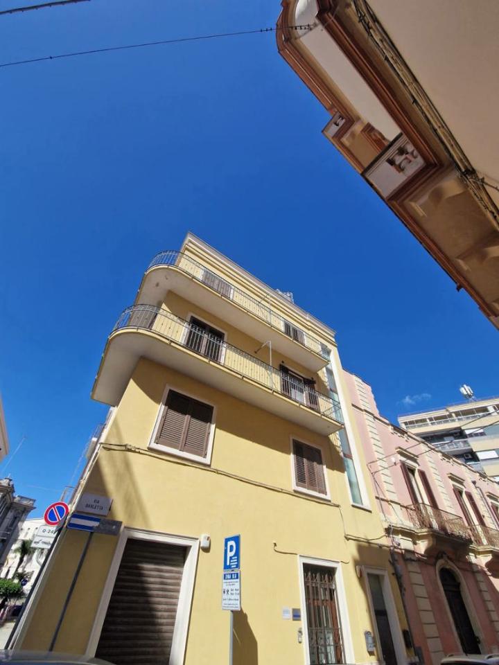 casa indipendente in vendita a Brindisi in zona Centro Città