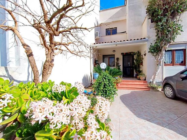 casa indipendente in vendita a Brindisi in zona Perrino
