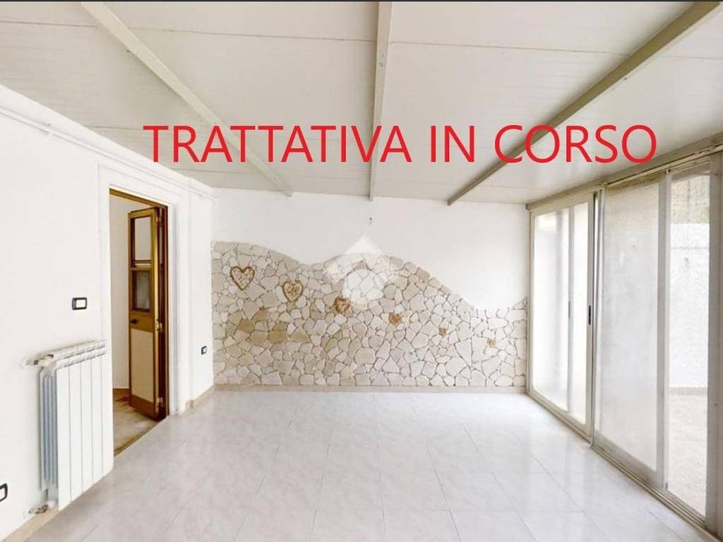 casa indipendente in vendita a Brindisi in zona Commenda